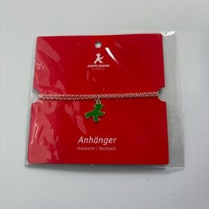 NWT Berlin Germany Anhänger Souvenir Little Green Man Crossing Sign Necklace